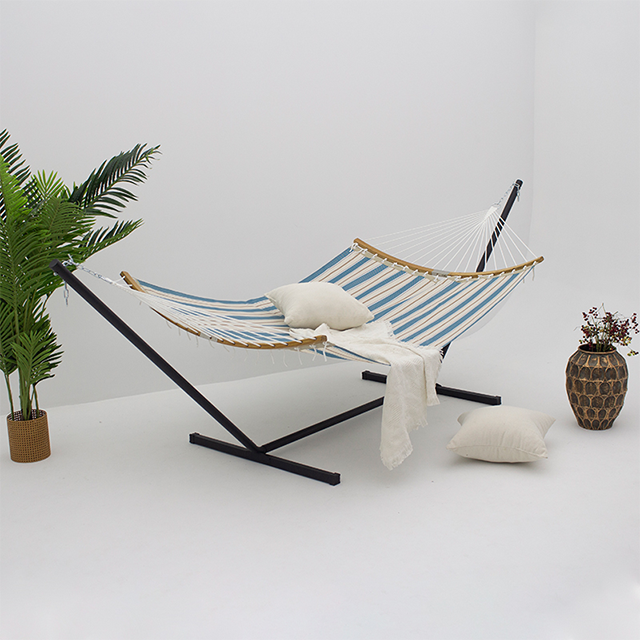 14フィートのダブルハンモック、外側にカーブバーの竹が付いています。速乾ハンモック、快適な耐候性、耐荷重450ポンド。 